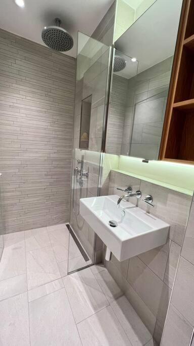 Panoramic Perfection Marble Arch 2Br Penthouse 74 Daire Londra Dış mekan fotoğraf